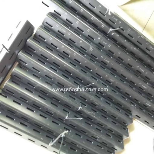เหล็กฉากเจาะรู สีดำ หนา 1.6 มิล